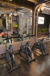 Inside the training floors of Elite Fitness Club, scene 15